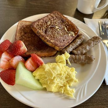 Blue Elk Inn - Day #2 Breakfast - Hotels Near Me - Leavenworth, Washington Blue Elk Inn - Day #2 Breakfast - Hotels Near Me - Leavenworth, Washington