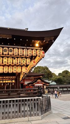 Yasaka Shrine by null
