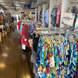 Maui Clothing Company - Inside the store
