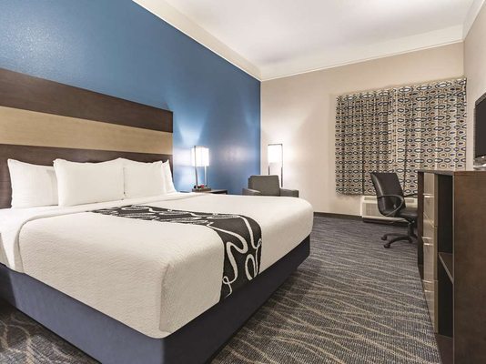 La Quinta Inn & Suites by Wyndham Phoenix I-10 West by null