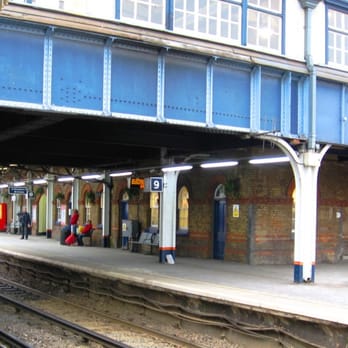 Clapham Junction Railway Station - The yellow stock brick buildings on platforms 9 and 10, for South West trains services. - Train Stations Near Me - London, XGL