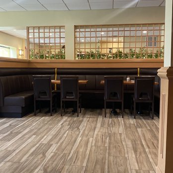 Issho Sushi And Steakhouse - Dining area - Sushi Bars Near Me - Exton, Pennsylvania