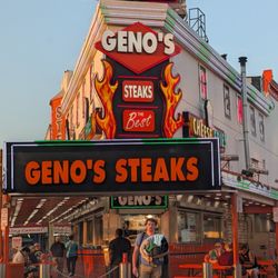 Geno's Steaks - Getting a cheesesteaks in Philly