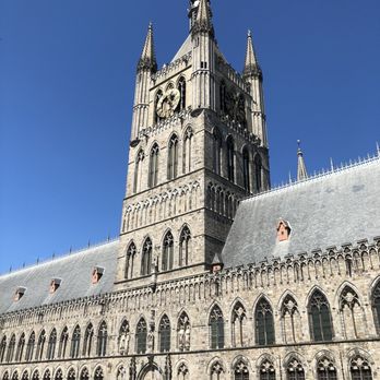 Grote markt - Farmers Market Near Me - Ypres, VWV