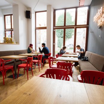 Rote Soße - Gemütlich für Dates oder große Runden, unser hinterer Gastraum! - Pizza Near Me - Halle (Saale), ST Rote Soße - Gemütlich für Dates oder große Runden, unser hinterer Gastraum! - Pizza Near Me - Halle (Saale), ST