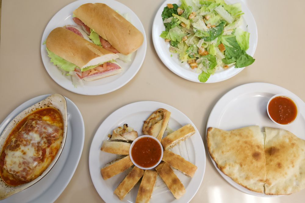 Food from Garrison Pizza y Más