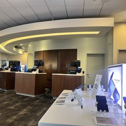 This is THE WORST Spectrum store.