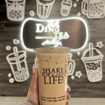 Ding Tea -  Northridge - Hokkaido Oolong Milk Tea - Bubble Tea Near Me - Northridge, California