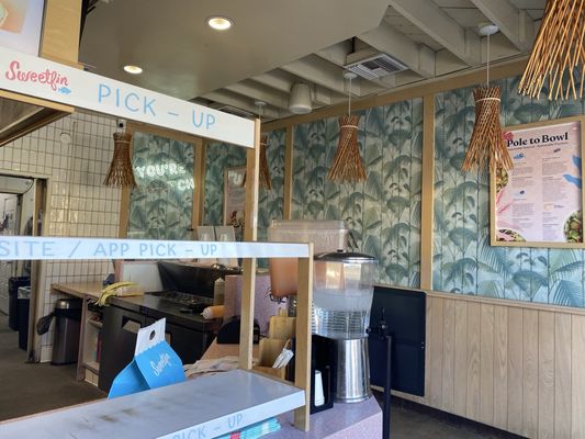 Sweetfin Poke Venice Beach by null