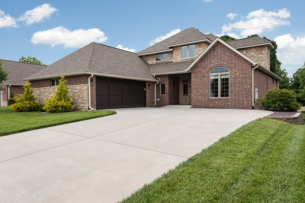 CARRIE BEASON AMAX REAL ESTATE Updated October 2024 1134 E