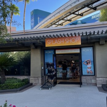MGM Grand Pool Complex - Splash Shop - Swimming Pools Near Me - Las Vegas, Nevada