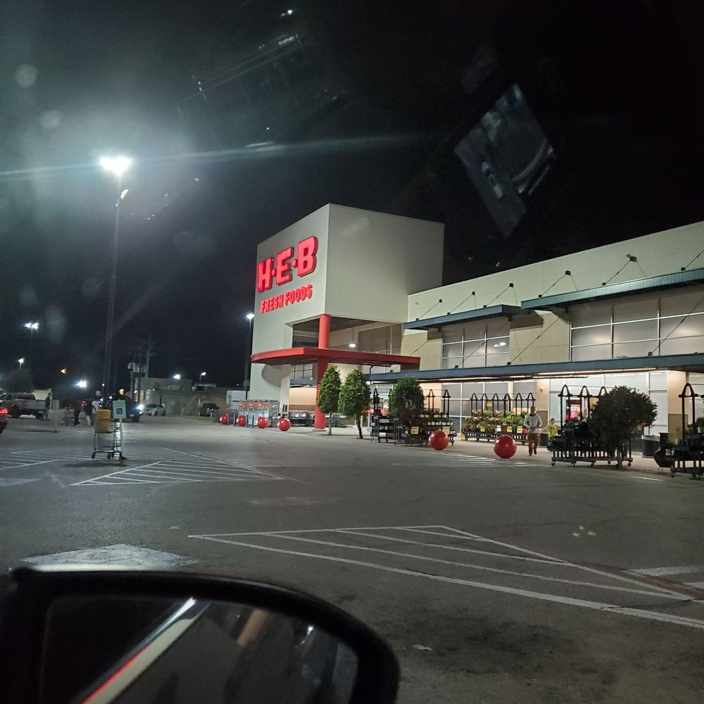 H-E-B - Need Cornbread because the dinner restaurant didn't have Cornbread. Now, the tradition is complete. I pray 2025 is a good year for all. - Grocery Near Me - Tomball, Texas H-E-B - Need Cornbread because the dinner restaurant didn't have Cornbread. Now, the tradition is complete. I pray 2025 is a good year for all. - Grocery Near Me - Tomball, Texas