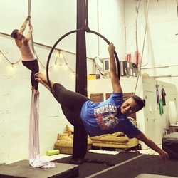 Fly Circus Space - Intro students on their third class