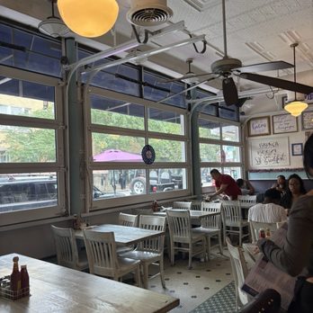 The Brunchery - Inside - Breakfast & Brunch Near Me - Chicago, Illinois