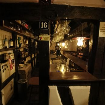 Gaststätte Räucherkammer - Theke "meine Meinung steht fest, bitte verwirren Sie mich nicht mit Tatsachen" - German Near Me - Oberursel, HE Gaststätte Räucherkammer - Theke "meine Meinung steht fest, bitte verwirren Sie mich nicht mit Tatsachen" - German Near Me - Oberursel, HE
