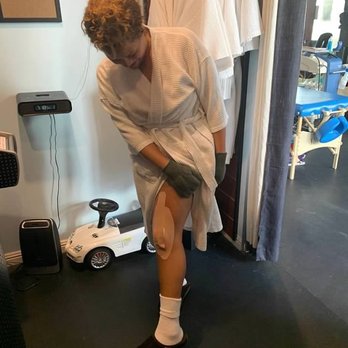 Bloch - Taping post-injury and cryosauna treatment for recovery - Chiropractors Near Me - Long Beach, California Bloch - Taping post-injury and cryosauna treatment for recovery - Chiropractors Near Me - Long Beach, California