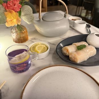 Silk Road - Lemongrass Pandan Butterfly Pea Tea and Cheung Fun Crispy Shrimp - Dim Sum Near Me - Houston, Texas Silk Road - Lemongrass Pandan Butterfly Pea Tea and Cheung Fun Crispy Shrimp - Dim Sum Near Me - Houston, Texas