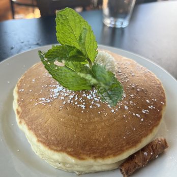 Savanna Restaurant - Buttermilk Pancakes - Breakfast & Brunch Near Me - Chicago, Illinois