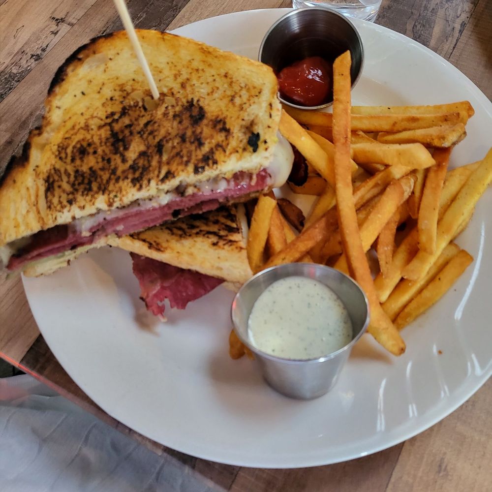 The Fox Restaurant & Brewery - Pastrami - Brewpubs Near Me - Reno, Nevada