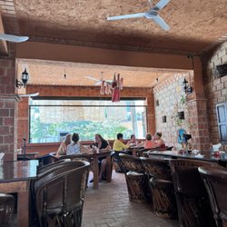 Pajaritos - Inside dining room