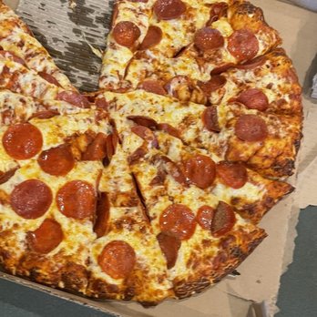 Round Table Pizza - Extra Large 1-Topping Pizza - Pizza Near Me - Glendora, California Round Table Pizza - Extra Large 1-Topping Pizza - Pizza Near Me - Glendora, California