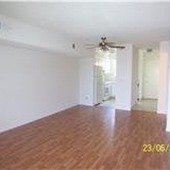 Hillcrest Townhomes Apartment Complex - Living Area with Hardwood Laminate - Apartments Near Me - Novato, California Hillcrest Townhomes Apartment Complex - Living Area with Hardwood Laminate - Apartments Near Me - Novato, California