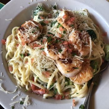 Riverside Cafe - Shrimp w/broccoli fettuccini Alfredo - Sports Bars Near Me - Vero Beach, Florida