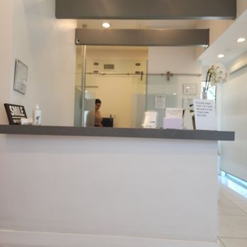 Alluna Dental - Reception Area - Nice office, very nice staff. - Cosmetic Dentists Near Me - Studio City, California Alluna Dental - Reception Area - Nice office, very nice staff. - Cosmetic Dentists Near Me - Studio City, California