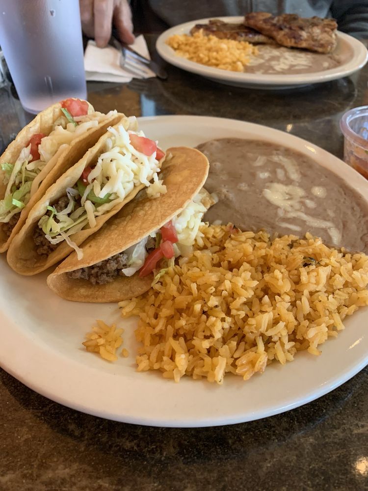 La Bella Mexican Restaurant Logo