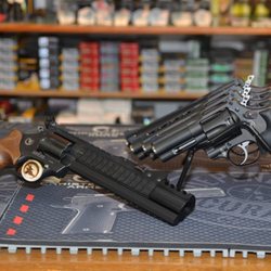 Somarriba Professional Hunting Equipment - Exclusive look at some Korth revolvers.