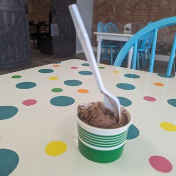 Small Town Scoop - Ice Cream & Frozen Yogurt Near Me - Murphysboro, Illinois