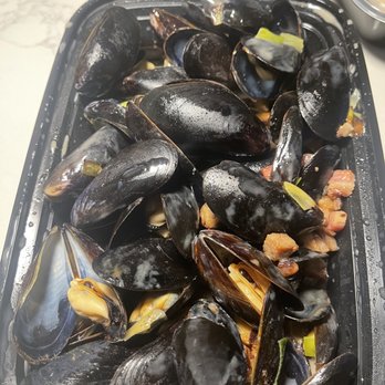Atlantic Fish - New England Cider Mussels Frites - Seafood Near Me - Boston, Massachusetts Atlantic Fish - New England Cider Mussels Frites - Seafood Near Me - Boston, Massachusetts