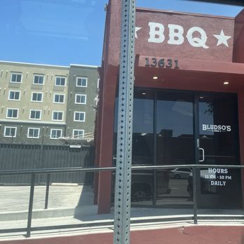 Bludso's BBQ - The 2 parking spaces next to the building. - Barbeque Near Me - Panorama City, California