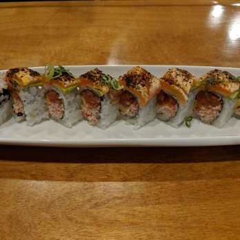 MOMO Sushi - Smoky roll - beautiful presentation. Great for anyone that loves smoked salmon. - Sushi Bars Near Me - Mill Creek, Washington MOMO Sushi - Smoky roll - beautiful presentation. Great for anyone that loves smoked salmon. - Sushi Bars Near Me - Mill Creek, Washington