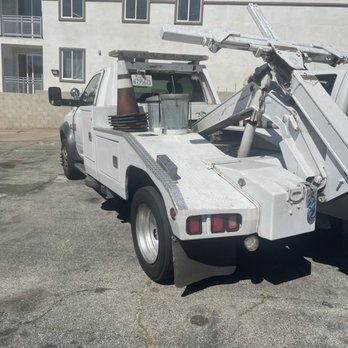 Rafie's Towing - Self load - Towing Near Me - Bakersfield, California