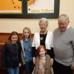 Wasem's Photo Center - Raegan, Lily, Evelyn Entel with Great grandma and Great Grandpa