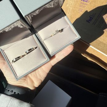 Golden String - Jewelry Near Me - Los Angeles, California