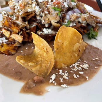 Alebrije - Chilaquiles con Mole y Pollo - Frijoles - Mexican Near Me - Ensenada, BCN