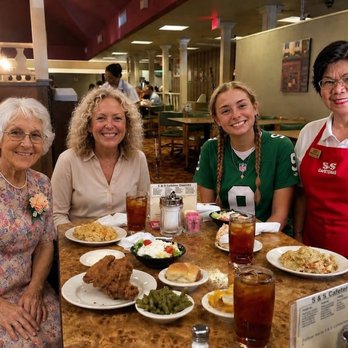 S & S Cafeterias - Great friends, great food. Great American Favorite, Country Style Steak, Fruit Salad, Apple Pie, mashed Whipped Potatoes, Diet Coke - New American Near Me - Charleston, South Carolina