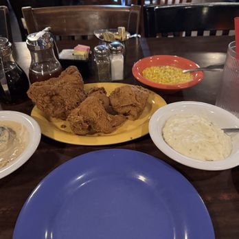 Babe's Chicken Dinner House - Chicken Shop Near Me - Roanoke, Texas