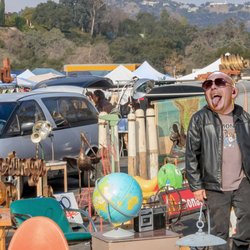 Vintage Flea Market - LOOK AT THE GLOBE!