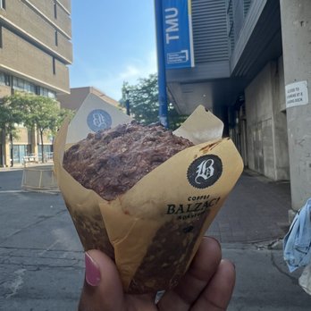 Balzac's - Carrot muffin - Coffee & Tea Near Me - Vaughan, Ontario Balzac's - Carrot muffin - Coffee & Tea Near Me - Vaughan, Ontario