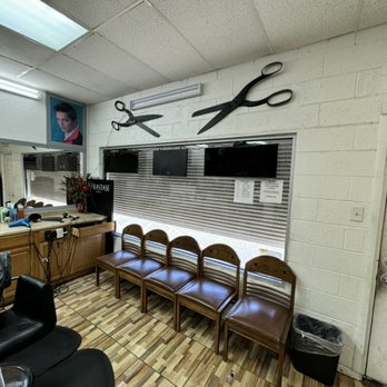Le Barber Shop - Inside - Barbers Near Me - Phoenix, Arizona Le Barber Shop - Inside - Barbers Near Me - Phoenix, Arizona