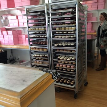 Georgetown Cupcake - Cupcakes Near Me - Washington, DC, District of Columbia