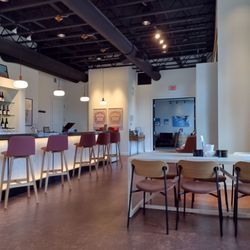La Biblioteca - Beautiful wine bar