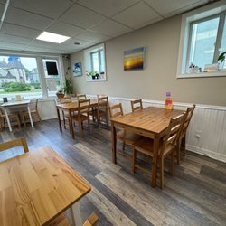 Karma Cafe & Smoothie Bar - Interior seating
