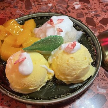 Soothr - Mango Delight Sticky Rice - Cocktail Bars Near Me - Long Island City, New York Soothr - Mango Delight Sticky Rice - Cocktail Bars Near Me - Long Island City, New York