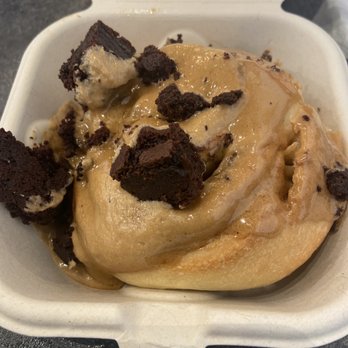 Cinnaholic - Coffee icing with brownie bites - Bakeries Near Me - Sugar Land, Texas