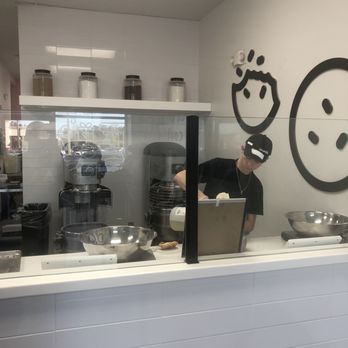 Crumbl - Brandon - Bakeries Near Me - Brandon, Florida Crumbl - Brandon - Bakeries Near Me - Brandon, Florida