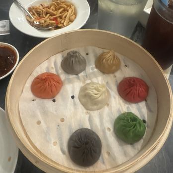 Paradise Dynasty - Samples on the dumpling - Chinese Near Me - Glendale, California